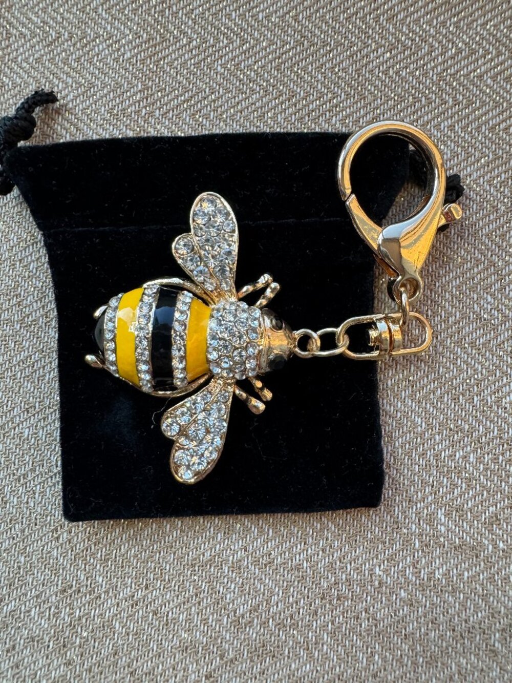 Beautiful Rhinestone Bee Key Ring